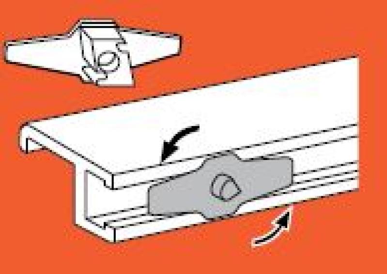 Ophanghaakje aluminium wissellijsten.